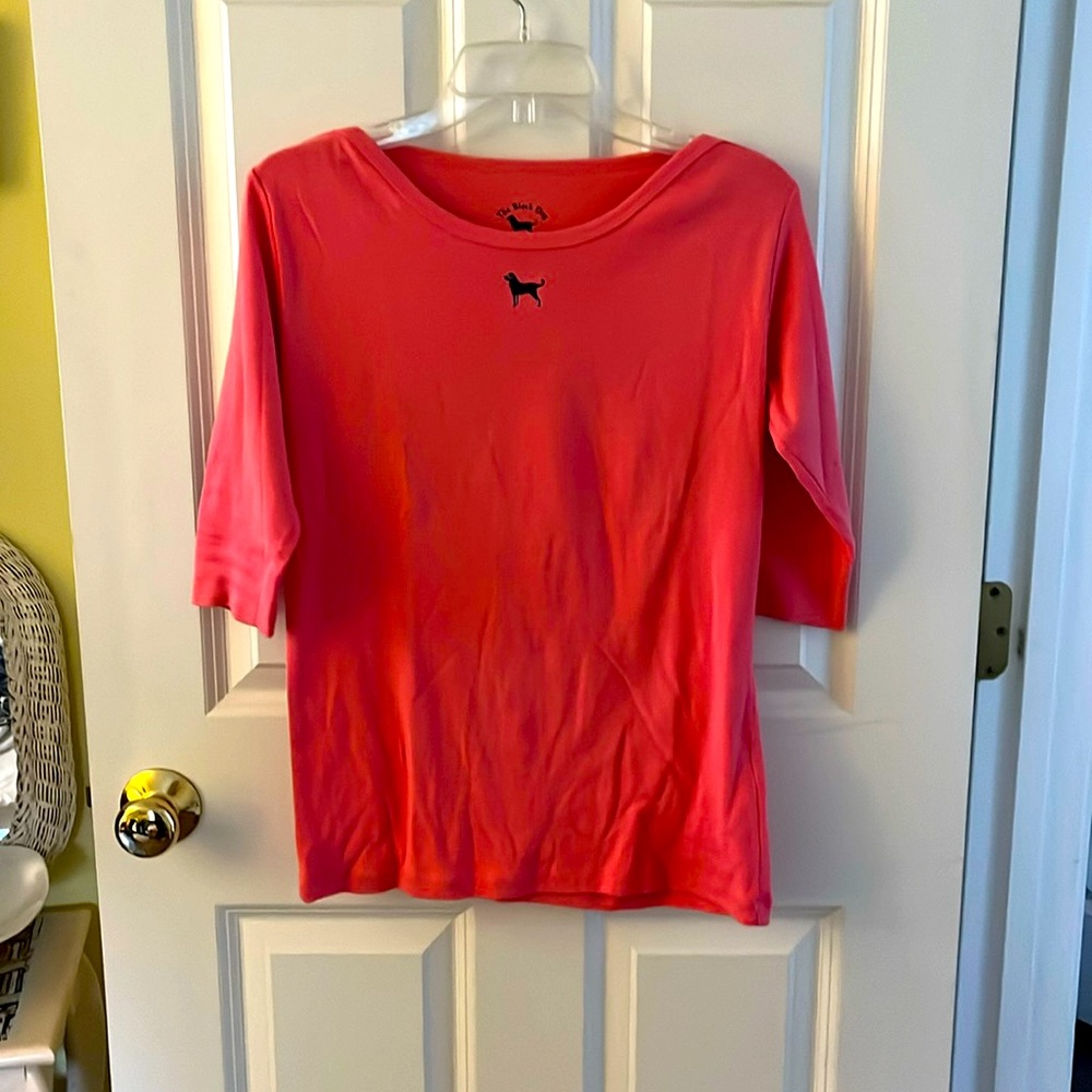 EUC! Women’s Black Dog 3/4 Sleeve cotton T-shirt. Apricot. Size Medium